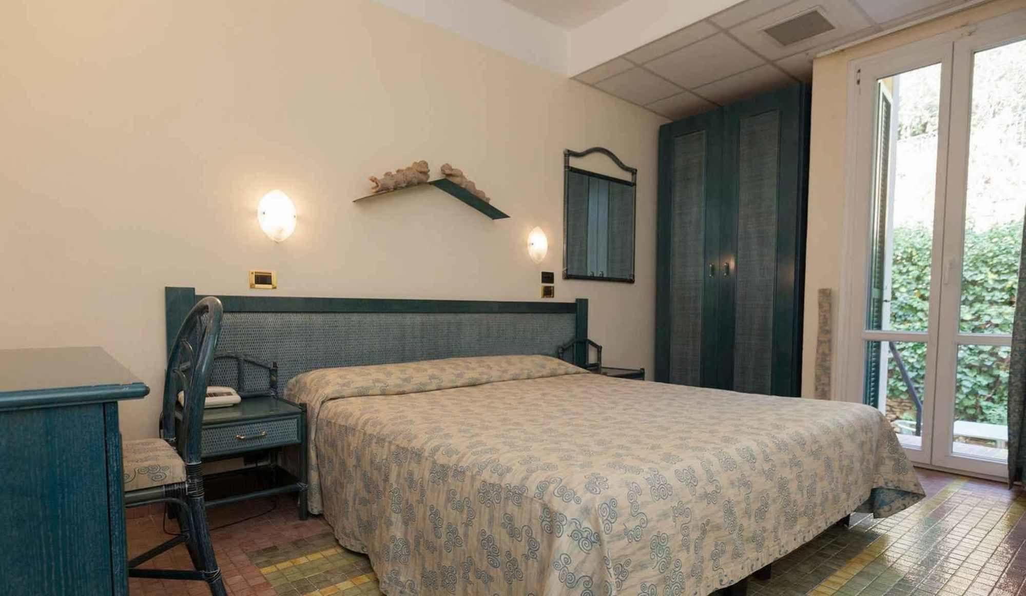 Della Baia Hotel 3*